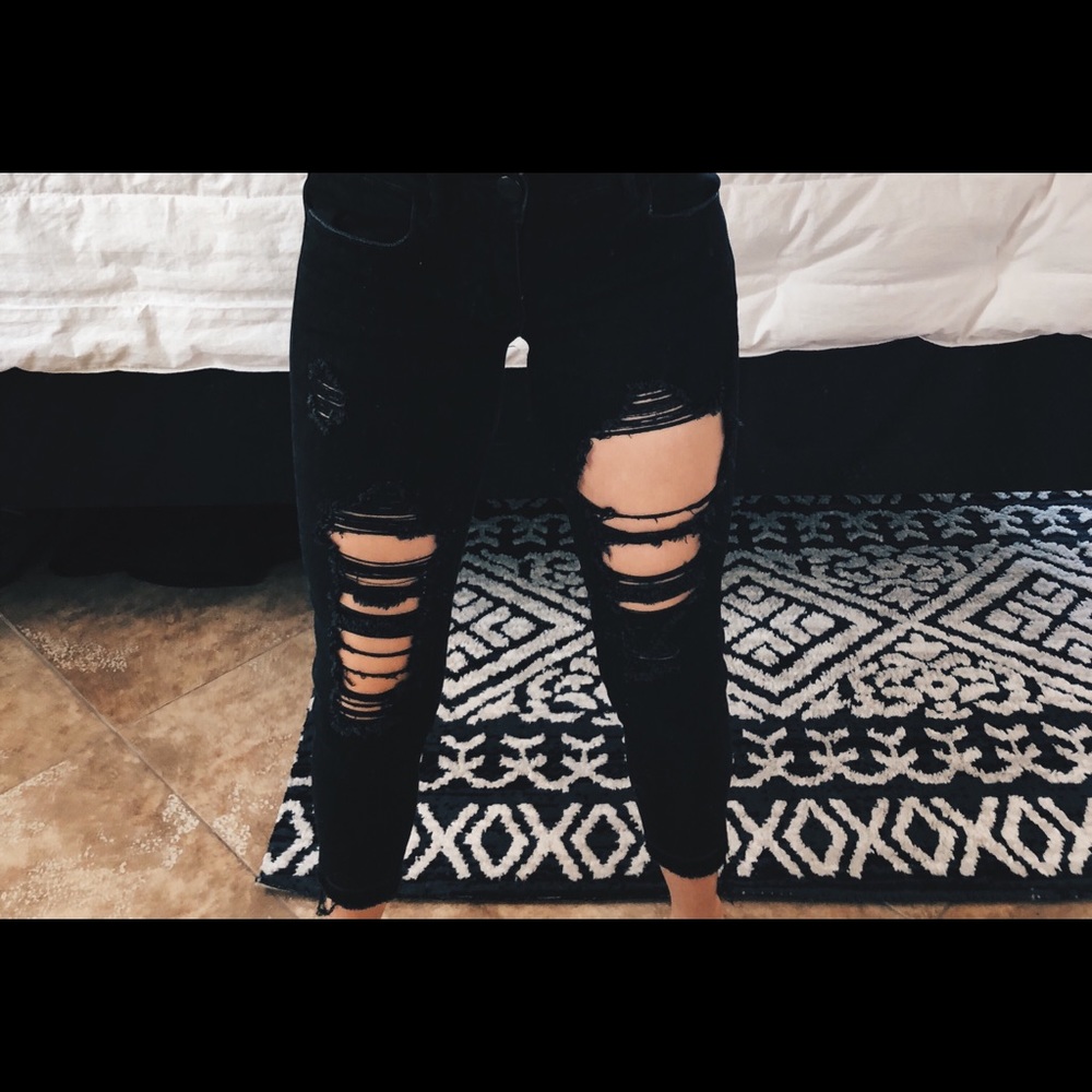 distressed skinny jeans